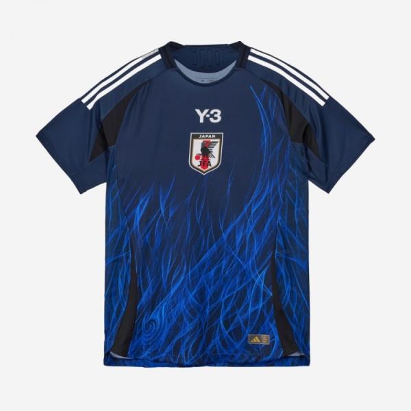 日本队发布新款主、客场球衣以及门将服，山本耀司特别操刀设计